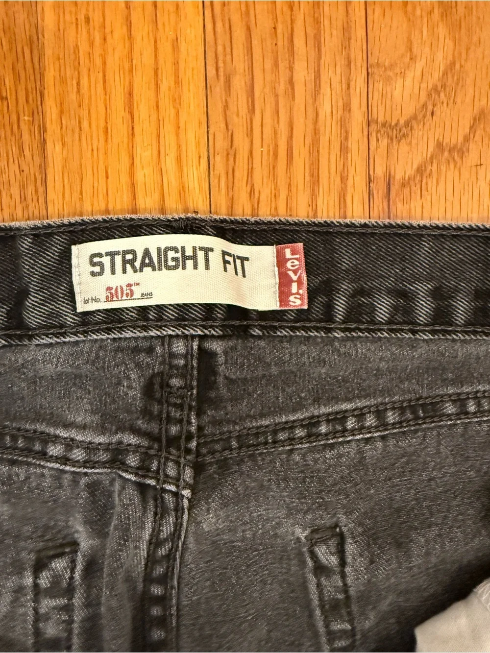 Men’s Levi's 505 Straight Fit - Size 32x34